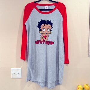 🔥NWOT Betty Boop  Raglan Shirt - Gray and Red🔥